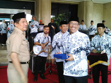 Pencarian PGRI Telanaipura - Persatuan Guru Republik Indonesia Cabang Telanaipura